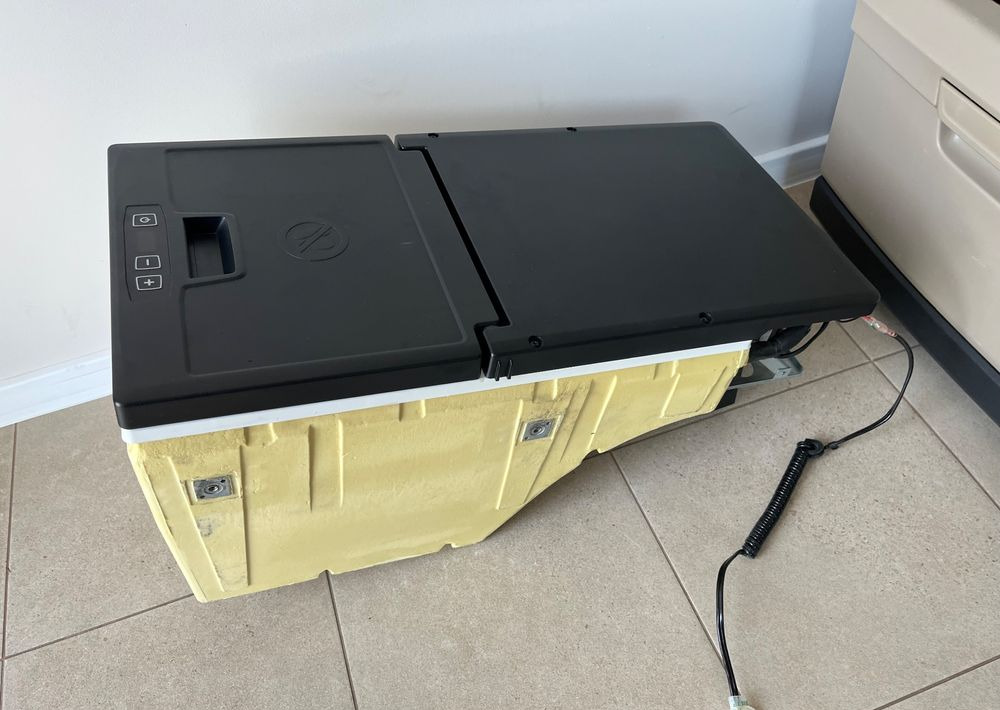 Lodówka MAN TG3 TGX nowy model chłodziarka - Cabine et intérieur pour Camion: photos 2 Lodówka MAN TG3 TGX nowy model chłodziarka - Cabine et intérieur pour Camion: photos 2