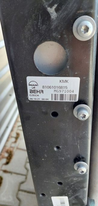 MAN TGS TG3 NOWY MODEL CHŁODNICA CHŁODNICE KOMPLET - Radiateur pour Camion: photos 4 MAN TGS TG3 NOWY MODEL CHŁODNICA CHŁODNICE KOMPLET - Radiateur pour Camion: photos 4