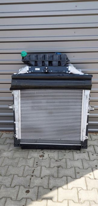 MAN TGS TG3 NOWY MODEL CHŁODNICA CHŁODNICE KOMPLET - Radiateur pour Camion: photos 2 MAN TGS TG3 NOWY MODEL CHŁODNICA CHŁODNICE KOMPLET - Radiateur pour Camion: photos 2