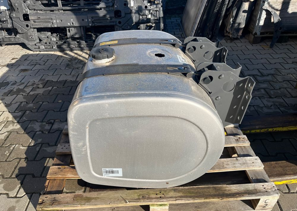 Zbiornik paliwa Volvo FH FM Renault 255 L low deck megi bak - Système de carburant pour Camion: photos 2 Zbiornik paliwa Volvo FH FM Renault 255 L low deck megi bak - Système de carburant pour Camion: photos 2