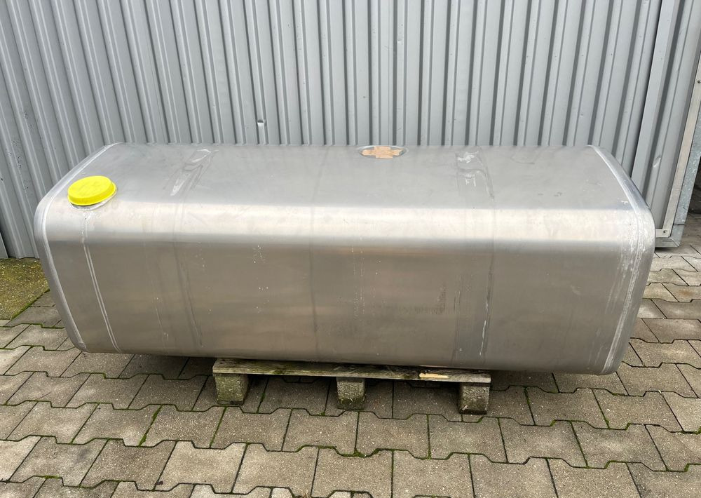 Zbiornik paliwa Volvo FH FM Renault 475 litrów bak low deck - Système de carburant pour Camion: photos 1 Zbiornik paliwa Volvo FH FM Renault 475 litrów bak low deck - Système de carburant pour Camion: photos 1