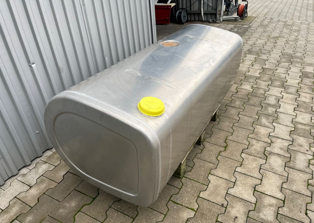 Zbiornik paliwa Volvo FH FM Renault 475 litrów bak low deck - Système de carburant pour Camion: photos 3 Zbiornik paliwa Volvo FH FM Renault 475 litrów bak low deck - Système de carburant pour Camion: photos 3