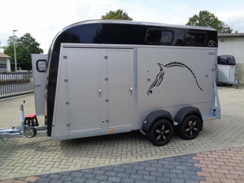 Böckmann Pferdeanhänger Big Portax WCF Videokamera - Van chevaux: photos 2 Böckmann Pferdeanhänger Big Portax WCF Videokamera - Van chevaux: photos 2