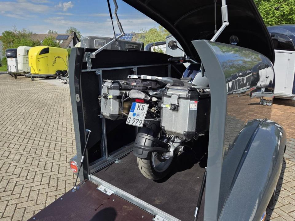 Remorque pour moto PKW Anhänger Motorrad Geschlossen Kofferanhänger 1000kg 100km/h: photos 9 Remorque pour moto PKW Anhänger Motorrad Geschlossen Kofferanhänger 1000kg 100km/h: photos 9