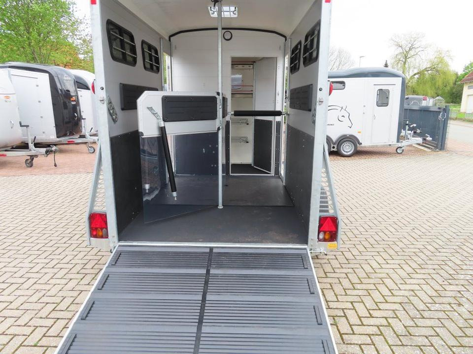 Van chevaux Pferdeanhänger Böckmann Portax L SR Tür links Sattelraum 2024: photos 10