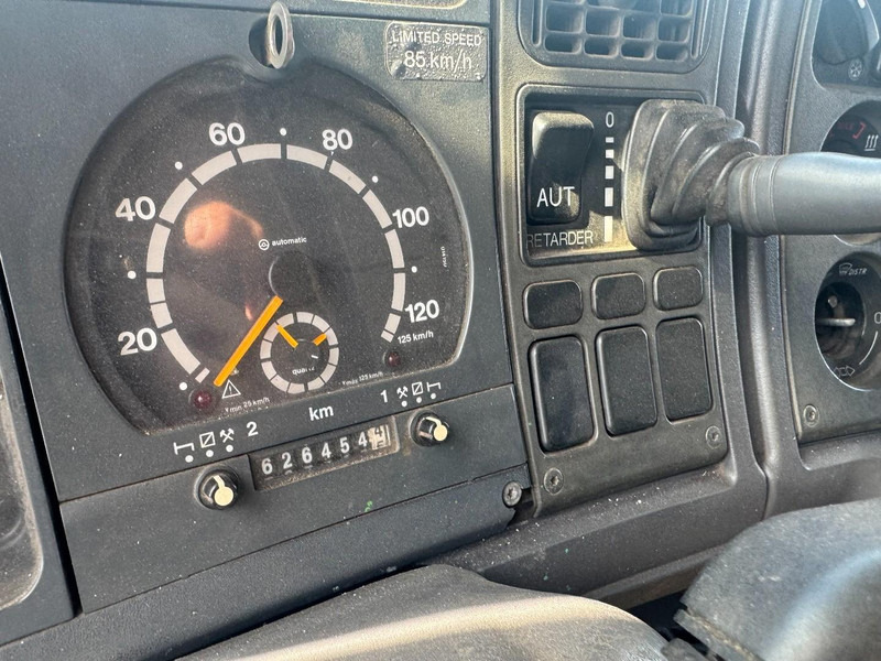 Tracteur routier Scania 124 - 420 Topline (MANUAL GEARBOX / BOITE MANUELLE / RETARDER): photos 12 Tracteur routier Scania 124 - 420 Topline (MANUAL GEARBOX / BOITE MANUELLE / RETARDER): photos 12