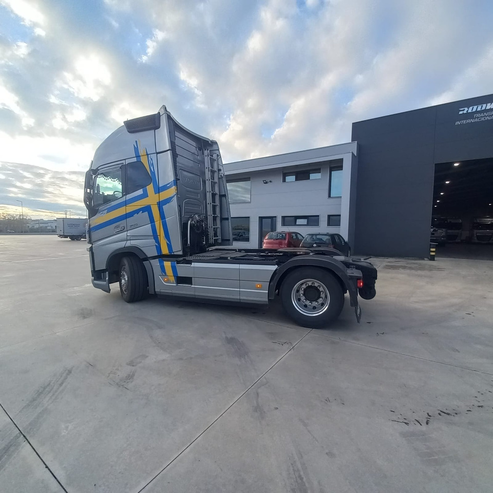 Tracteur routier VOLVO FH16 750: photos 7