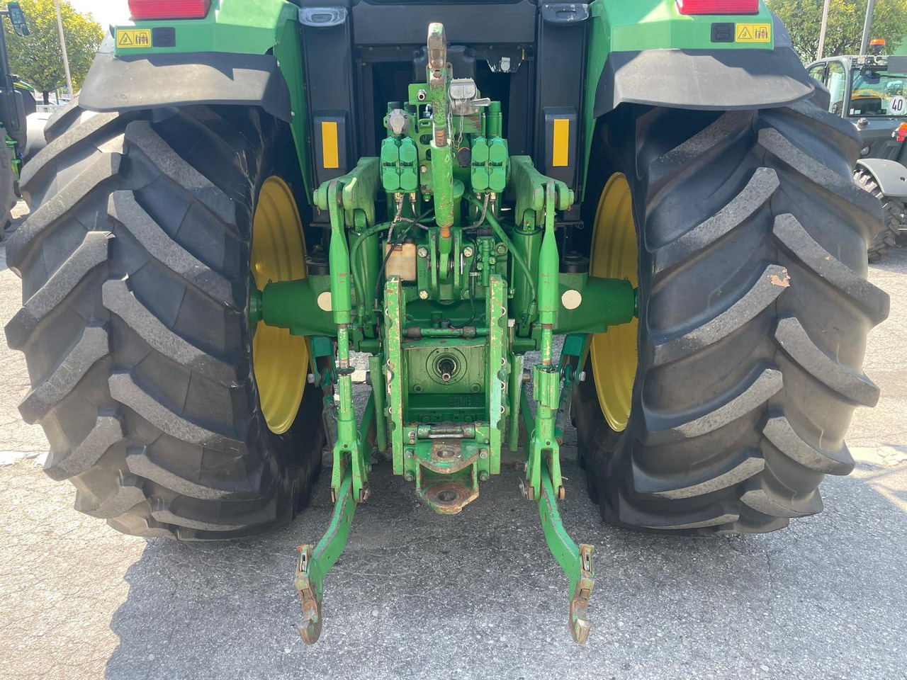 JOHN DEERE 6810 - Tracteur agricole: photos 5 JOHN DEERE 6810 - Tracteur agricole: photos 5