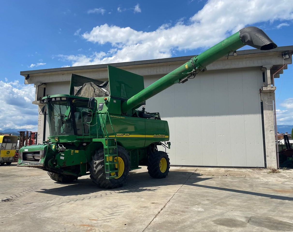 JOHN DEERE MIETITREBBIA STS 9880 - Moissonneuse-batteuse: photos 2 JOHN DEERE MIETITREBBIA STS 9880 - Moissonneuse-batteuse: photos 2