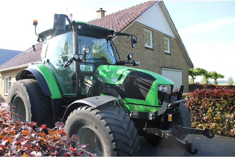 Deutz-Fahr 5110 TTV ex gemeente Fronthef en front pto - Tracteur agricole: photos 1 Deutz-Fahr 5110 TTV ex gemeente Fronthef en front pto - Tracteur agricole: photos 1