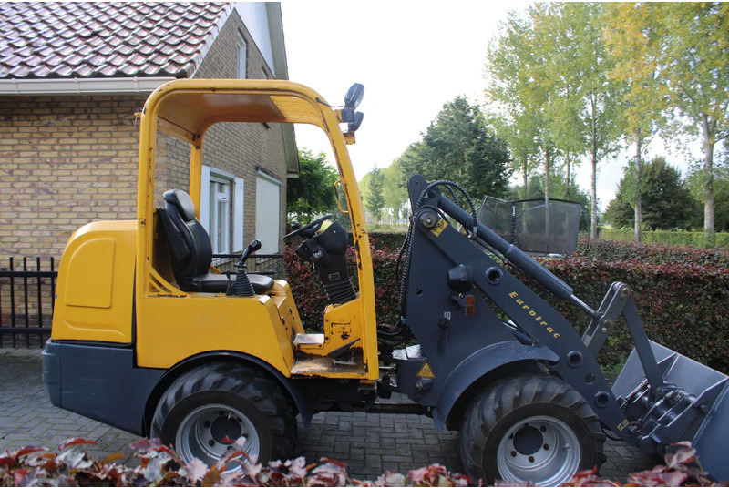 Eurotrac W12s - Chargeuse: photos 2 Eurotrac W12s - Chargeuse: photos 2