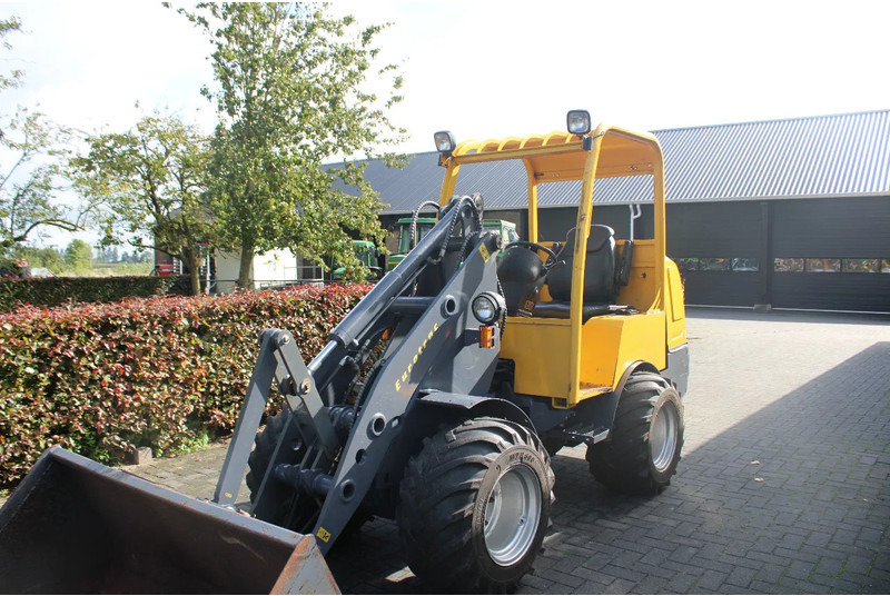 Eurotrac W12s - Chargeuse: photos 5 Eurotrac W12s - Chargeuse: photos 5