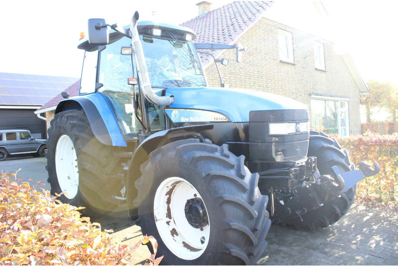 New Holland TM 140 - Tracteur agricole: photos 2 New Holland TM 140 - Tracteur agricole: photos 2
