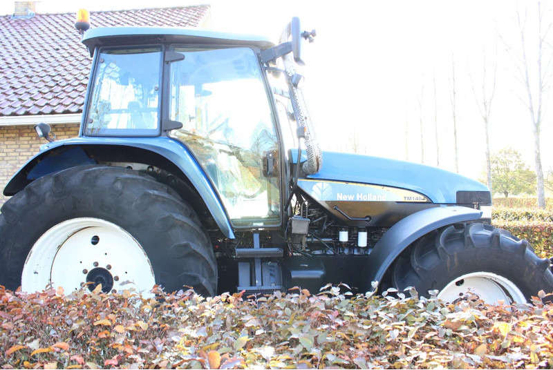 New Holland TM 140 - Tracteur agricole: photos 3 New Holland TM 140 - Tracteur agricole: photos 3