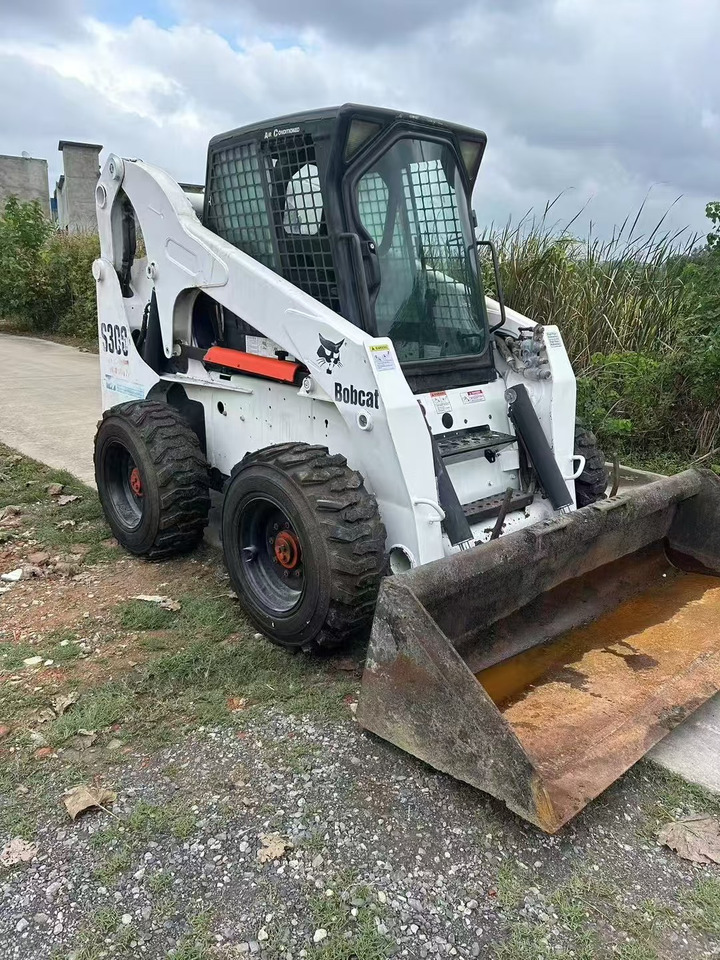 BOBCAT s300 - Mini chargeuse: photos 5 BOBCAT s300 - Mini chargeuse: photos 5