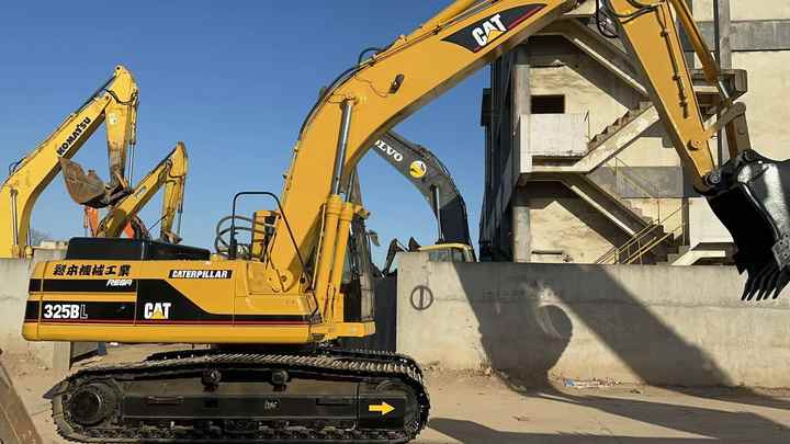 Cat325B Low Working Time CAT 320 325D 315D Excavator Caterpillar Used 25ton Cat325B Medium Size Digger - Pelle: photos 2 Cat325B Low Working Time CAT 320 325D 315D Excavator Caterpillar Used 25ton Cat325B Medium Size Digger - Pelle: photos 2
