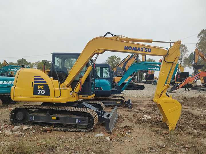 Cheap Used Komatsu PC70-8 Crawler Excavator with High Efficiency Used Heavy Machinery Komatsu PC70-8 Digger Cheap for Sale - Pelle sur chenille: photos 5 Cheap Used Komatsu PC70-8 Crawler Excavator with High Efficiency Used Heavy Machinery Komatsu PC70-8 Digger Cheap for Sale - Pelle sur chenille: photos 5