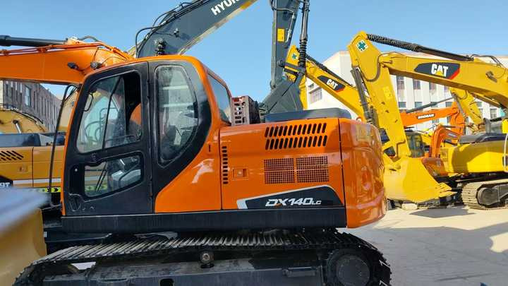 Excellent Condition Korea Brand Dooan Dx140 Excavator in Stock Used Doosan Dx140 225 300 Excavator Low Working Hours on Sale - Pelle sur chenille: photos 4 Excellent Condition Korea Brand Dooan Dx140 Excavator in Stock Used Doosan Dx140 225 300 Excavator Low Working Hours on Sale - Pelle sur chenille: photos 4