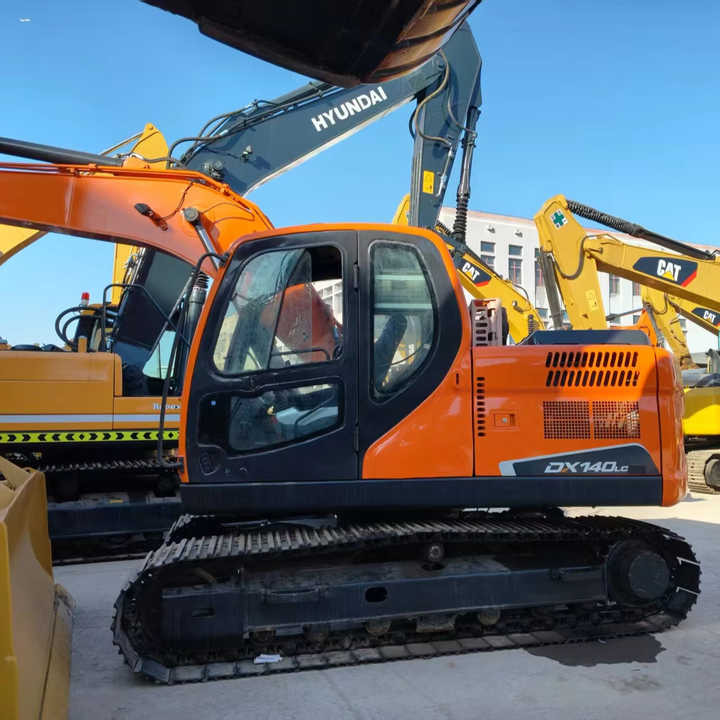 Excellent Condition Korea Brand Dooan Dx140 Excavator in Stock Used Doosan Dx140 225 300 Excavator Low Working Hours on Sale - Pelle sur chenille: photos 1 Excellent Condition Korea Brand Dooan Dx140 Excavator in Stock Used Doosan Dx140 225 300 Excavator Low Working Hours on Sale - Pelle sur chenille: photos 1