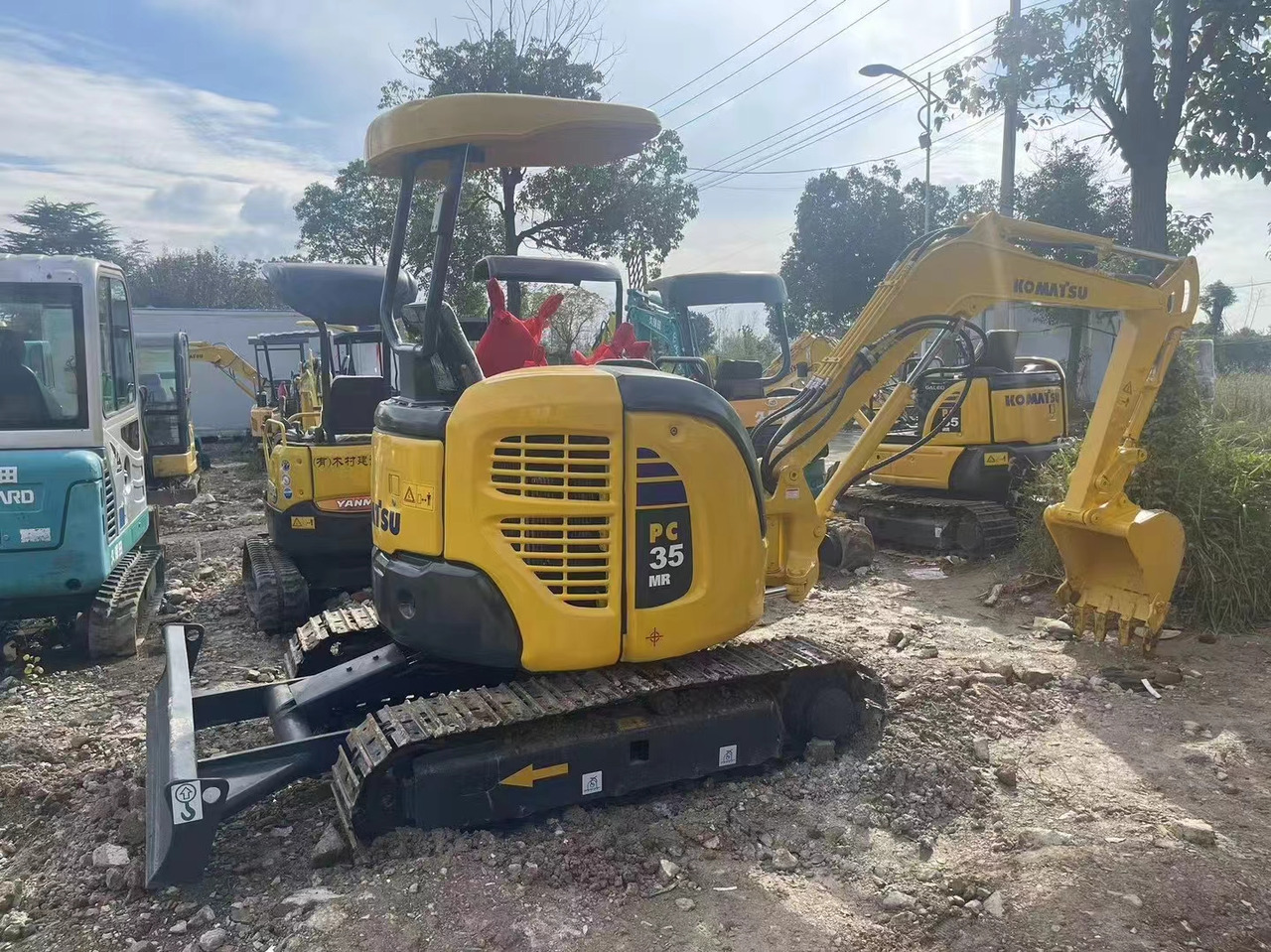 KOMATSU PC35 - Mini pelle: photos 1 KOMATSU PC35 - Mini pelle: photos 1