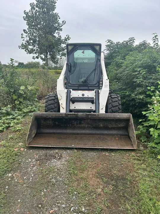 Second Hand BOBCAT S300 Skid-steer Loader with Very Good Performance Is for Sale at a Low Price - Mini chargeuse: photos 3 Second Hand BOBCAT S300 Skid-steer Loader with Very Good Performance Is for Sale at a Low Price - Mini chargeuse: photos 3