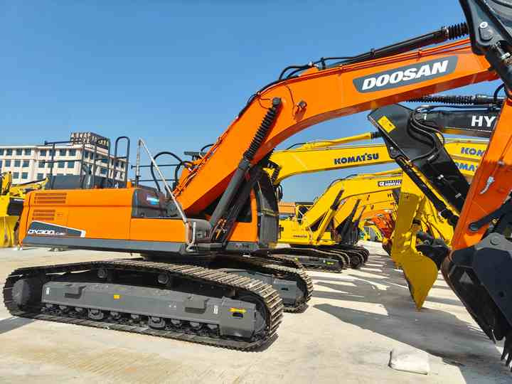 Used Doosan DX300LC-9C Excavator with Little Time Used in Excellent Condition Korea Brand Doosan 30 Tons Excavator for Sale - Pelle: photos 4 Used Doosan DX300LC-9C Excavator with Little Time Used in Excellent Condition Korea Brand Doosan 30 Tons Excavator for Sale - Pelle: photos 4