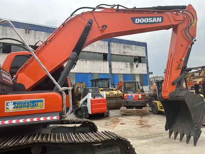 Used Excavator Doosan DX225LC-9 Excavators Mini Equipment Earth Moving Machinery Doosan Digger Excavator for Sale - Pelle sur chenille: photos 3 Used Excavator Doosan DX225LC-9 Excavators Mini Equipment Earth Moving Machinery Doosan Digger Excavator for Sale - Pelle sur chenille: photos 3