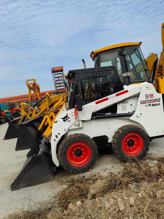 Used Imported Machine bobcat S18 Skid Steer Loader for Sale bobcat S16 S17 S18 in Stock - Mini chargeuse: photos 2 Used Imported Machine bobcat S18 Skid Steer Loader for Sale bobcat S16 S17 S18 in Stock - Mini chargeuse: photos 2