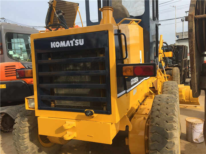 Used Komatsu GD305 Motor Grader Cheap Price Komatsu Road Grader GD305 Good Condition in China - Niveleuse: photos 3 Used Komatsu GD305 Motor Grader Cheap Price Komatsu Road Grader GD305 Good Condition in China - Niveleuse: photos 3