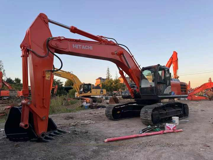 Used Original Japan Brand Hitachi Zx350-5 Excavator for Sale Hitachi Zx200 350 Excavator - Pelle: photos 4 Used Original Japan Brand Hitachi Zx350-5 Excavator for Sale Hitachi Zx200 350 Excavator - Pelle: photos 4