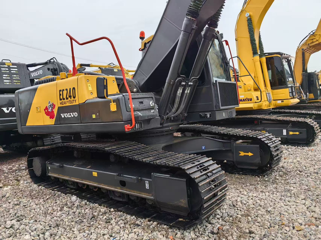 Volvo ec240 - Pelle sur chenille: photos 3 Volvo ec240 - Pelle sur chenille: photos 3