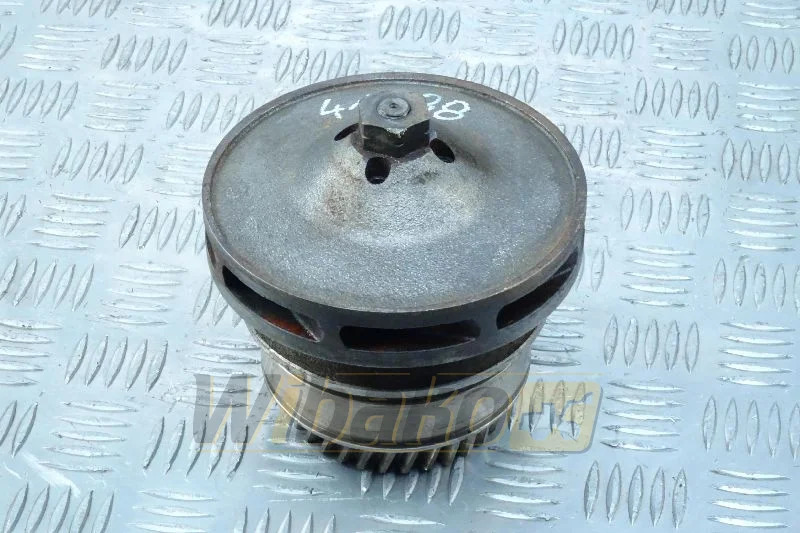 Liebherr D9308 9267780 - Pompe à eau: photos 1 Liebherr D9308 9267780 - Pompe à eau: photos 1