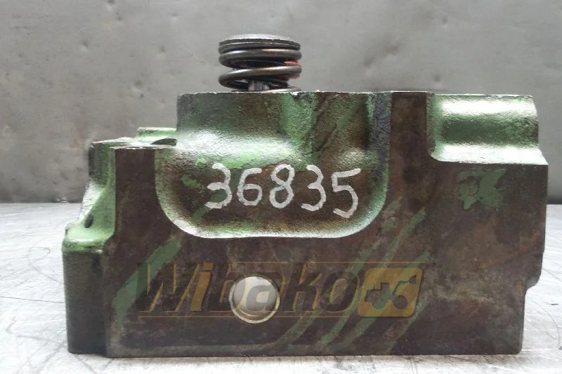 Mercedes OM442LA 4030155101 - Culasse pour Engins de chantier: photos 1 Mercedes OM442LA 4030155101 - Culasse pour Engins de chantier: photos 1