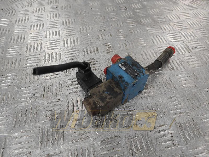Rexroth M10-1018-01/1W04/02 00385345 - Valve hydraulique pour Engins de chantier: photos 1 Rexroth M10-1018-01/1W04/02 00385345 - Valve hydraulique pour Engins de chantier: photos 1