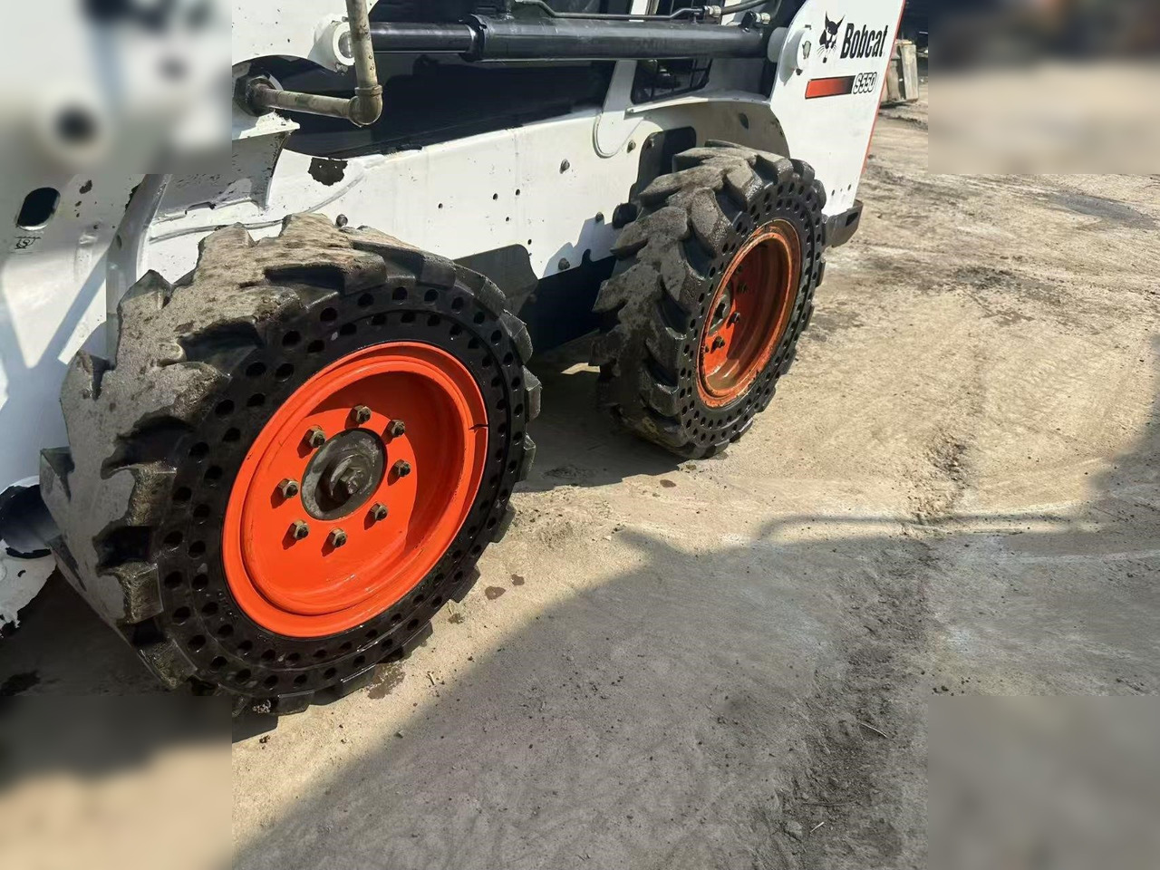 Mini chargeuse BOBCAT S550: photos 13