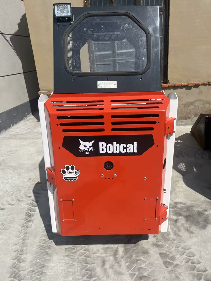BOBCAT S730 - Mini chargeuse: photos 2 BOBCAT S730 - Mini chargeuse: photos 2