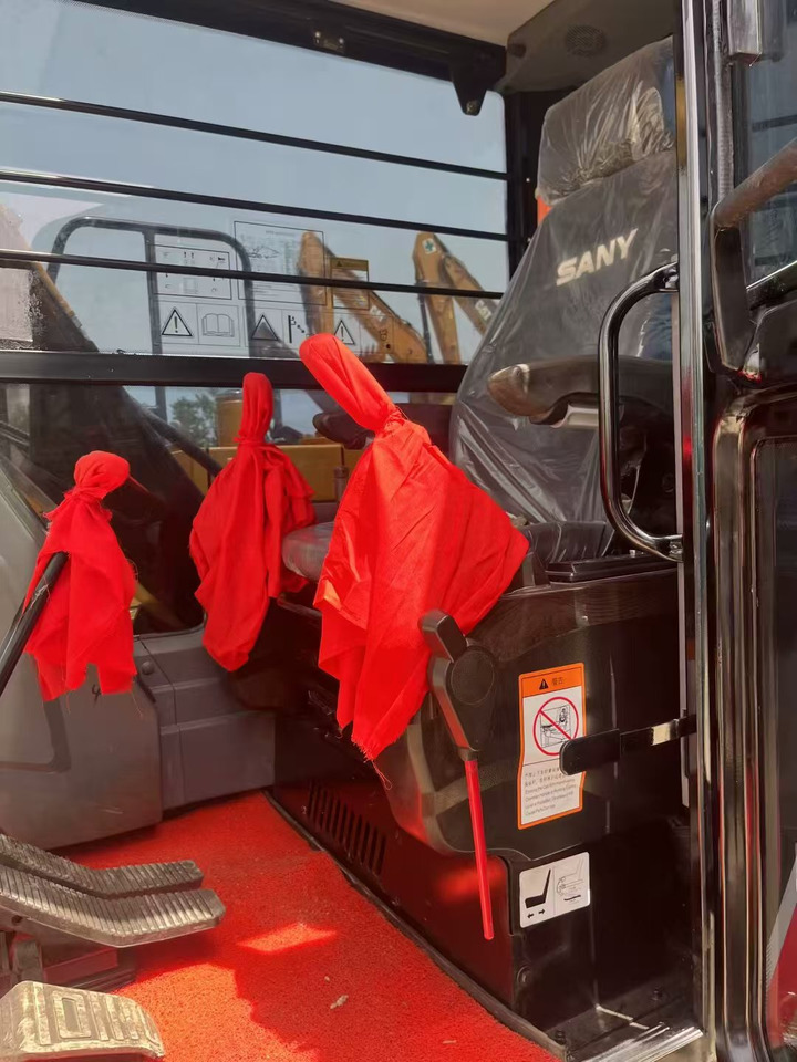 SANY SY95c-9 - Pelle sur chenille: photos 3 SANY SY95c-9 - Pelle sur chenille: photos 3