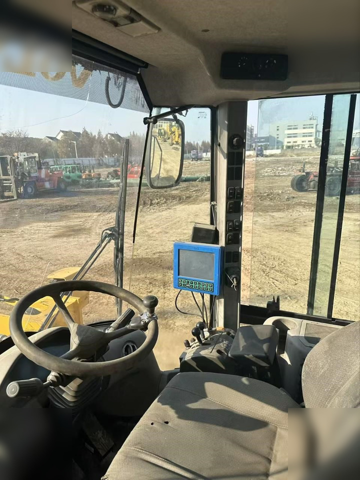 Chargeuse sur pneus VOLVO L105: photos 7
