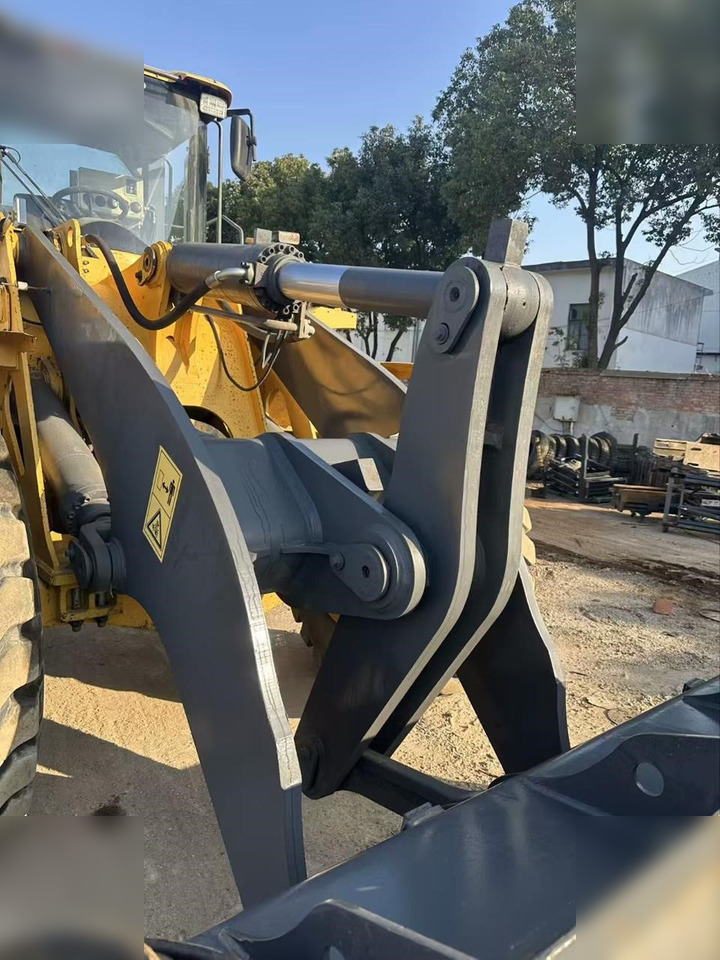 Chargeuse sur pneus VOLVO L105: photos 13