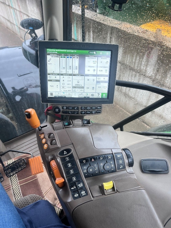 John Deere 6215 R Ultimate - Tracteur agricole: photos 4 John Deere 6215 R Ultimate - Tracteur agricole: photos 4