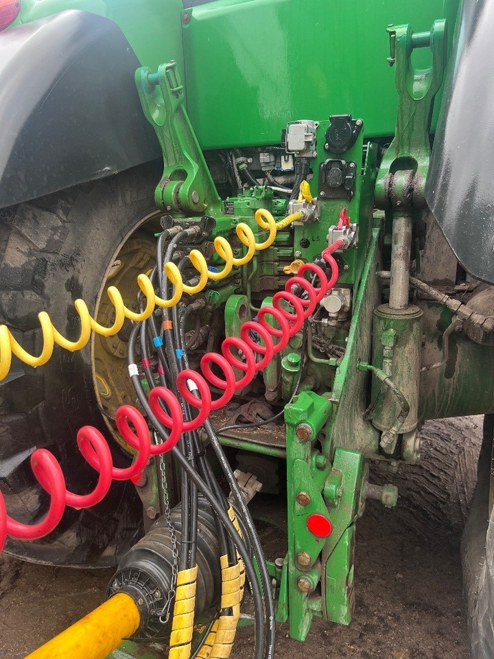John Deere 8320R - Tracteur agricole: photos 3 John Deere 8320R - Tracteur agricole: photos 3