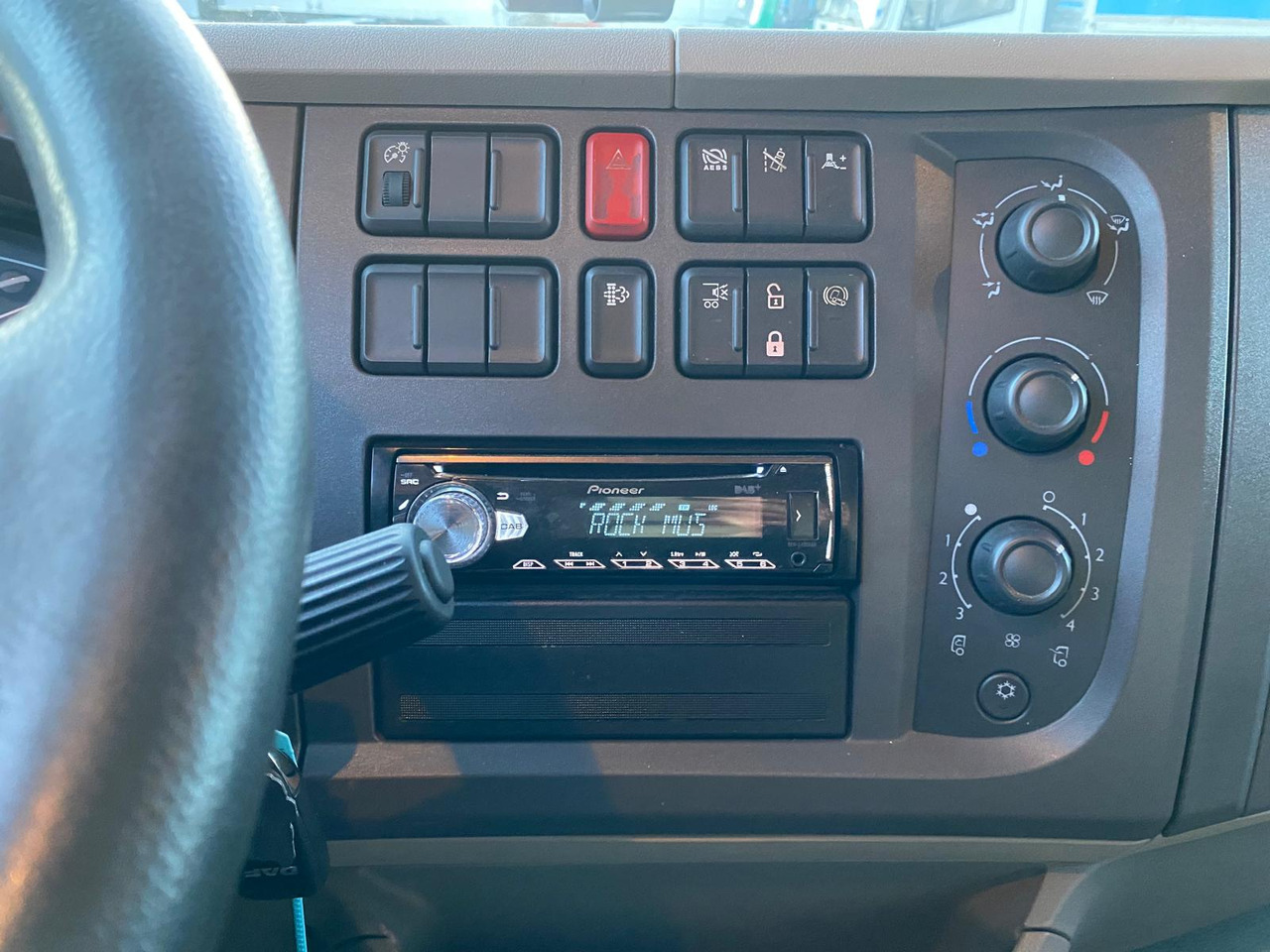 Camion fourgon DAF LF 260 FA: photos 13