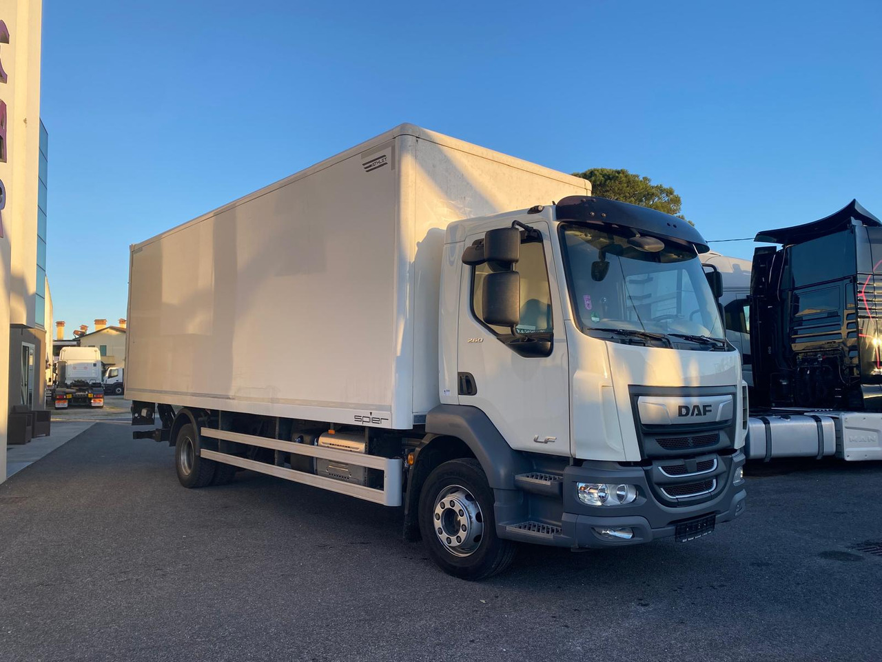 DAF LF 260 FA - Camion fourgon: photos 4 DAF LF 260 FA - Camion fourgon: photos 4