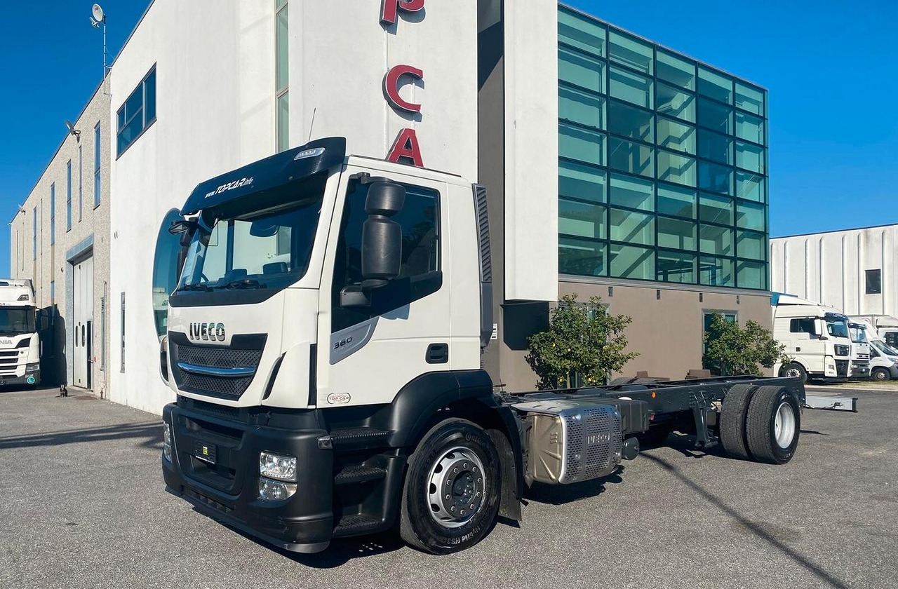 IVECO AD190S36 MOTRICE 2 ASSI TELAIO 2017 - Châssis cabine: photos 2 IVECO AD190S36 MOTRICE 2 ASSI TELAIO 2017 - Châssis cabine: photos 2