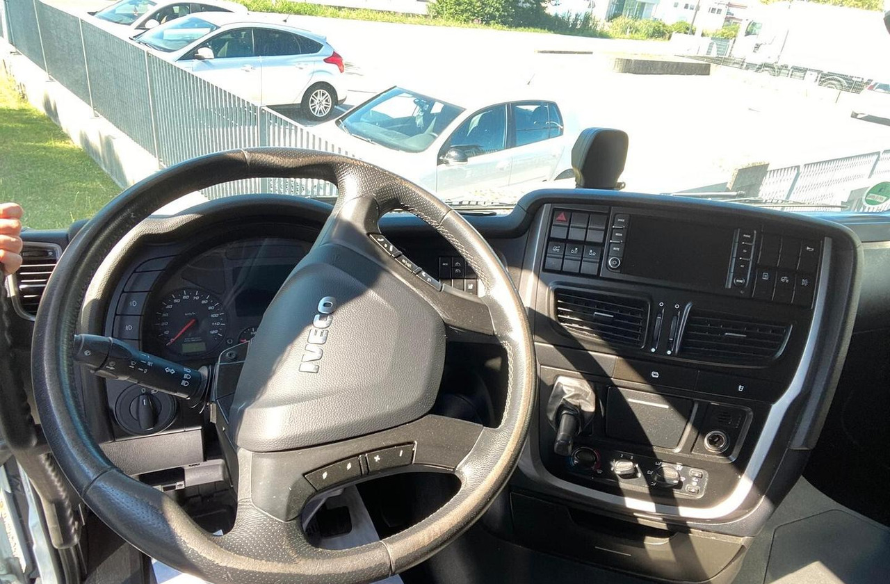 IVECO AS260S46 MOTRICE 3 ASSI TELAIO 2018 EURO 6 - Châssis cabine: photos 3 IVECO AS260S46 MOTRICE 3 ASSI TELAIO 2018 EURO 6 - Châssis cabine: photos 3