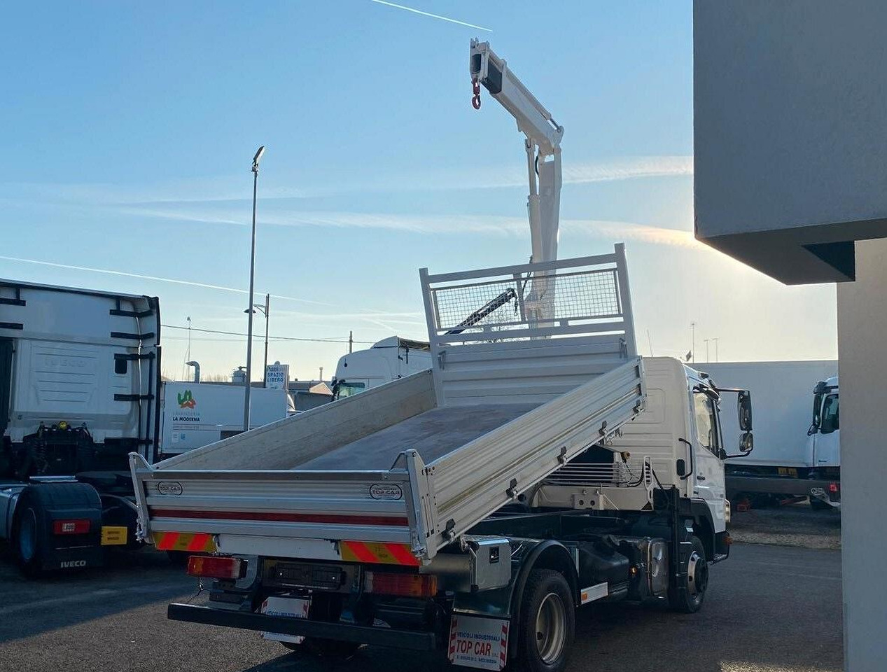 MERCEDES 816 ATEGO CASSONE RIBALTABILE E GRU - Camion benne, Camion grue: photos 5 MERCEDES 816 ATEGO CASSONE RIBALTABILE E GRU - Camion benne, Camion grue: photos 5