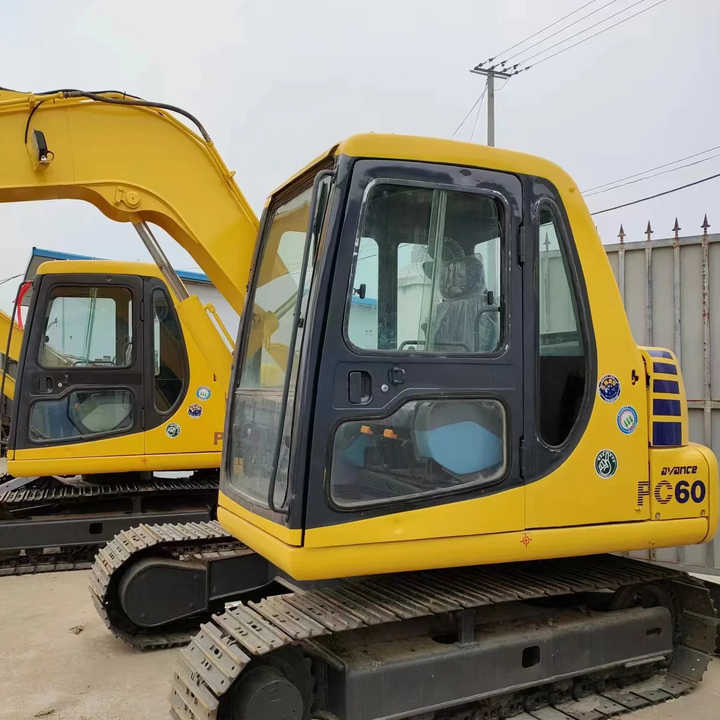 Cheap Used Komatsu PC60-7 Crawler Excavator with High Efficiency Used Heavy Machinery Komatsu P60-7 Digger Cheap for Sale - Pelle sur chenille: photos 1 Cheap Used Komatsu PC60-7 Crawler Excavator with High Efficiency Used Heavy Machinery Komatsu P60-7 Digger Cheap for Sale - Pelle sur chenille: photos 1