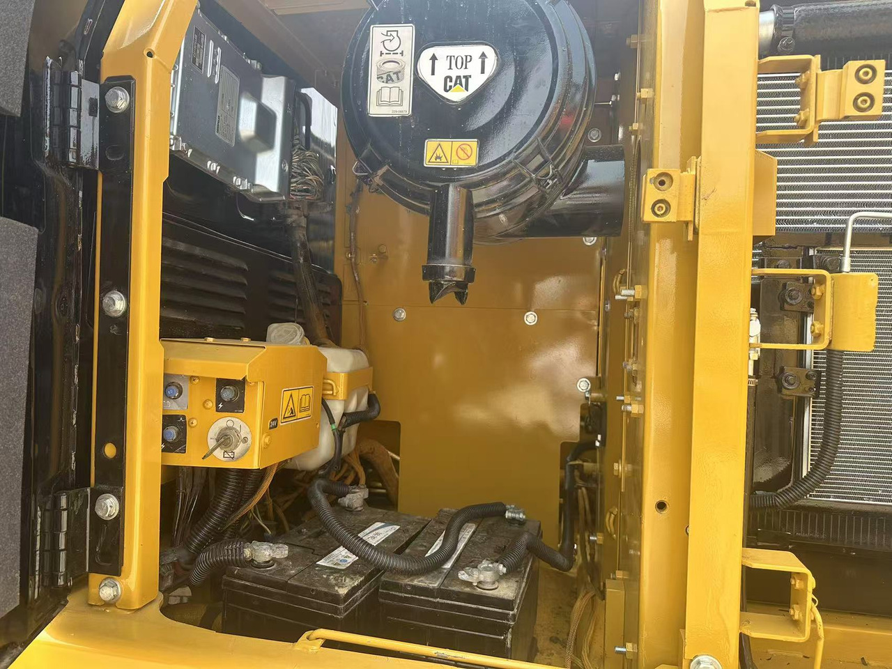 CATERPILLAR Used Digger CAT 323DL Construction Machinery Construction Digger Used CAT 323DL Cheap Excavator - Engins de chantier: photos 4 CATERPILLAR Used Digger CAT 323DL Construction Machinery Construction Digger Used CAT 323DL Cheap Excavator - Engins de chantier: photos 4