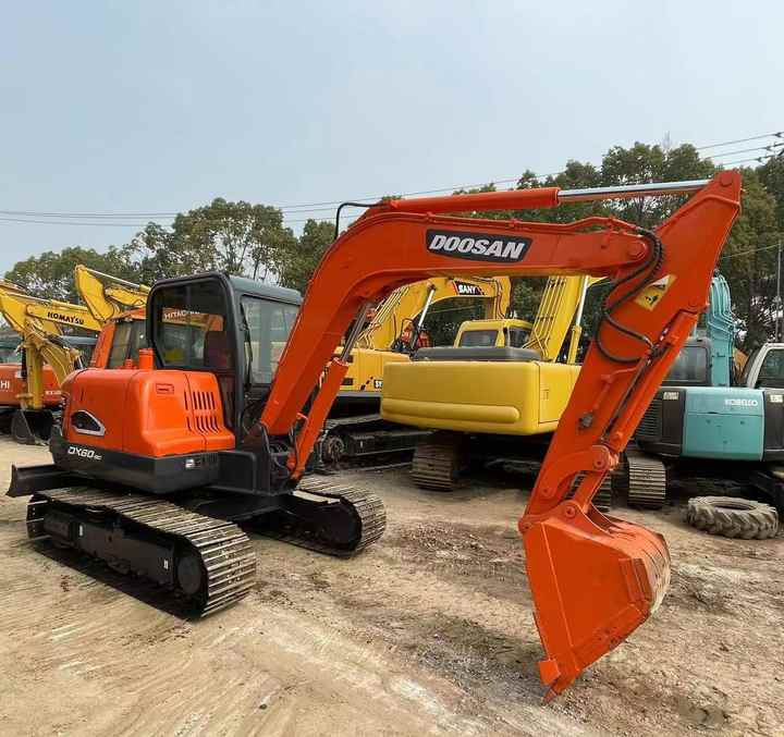 Used Doosan DX60-9c Excavator | Low Hours | Robust Undercarriage | Global Shipping | Discounted Price - Mini pelle: photos 5 Used Doosan DX60-9c Excavator | Low Hours | Robust Undercarriage | Global Shipping | Discounted Price - Mini pelle: photos 5