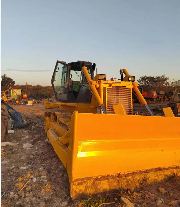 Used Famous Brand Komatsu D85 Bulldozer ,Used komatsu D85 Bulldozer in Cheaper Price and komatsu D85 for Sale - Bulldozer: photos 1 Used Famous Brand Komatsu D85 Bulldozer ,Used komatsu D85 Bulldozer in Cheaper Price and komatsu D85 for Sale - Bulldozer: photos 1